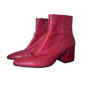 Vagabond Olivia Leather Ankle Boot in Red Size 39
